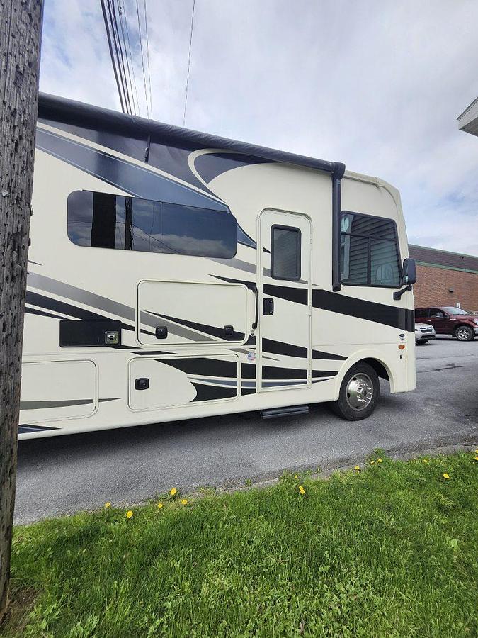 Used 2021 Coachmen Mirada 32SS