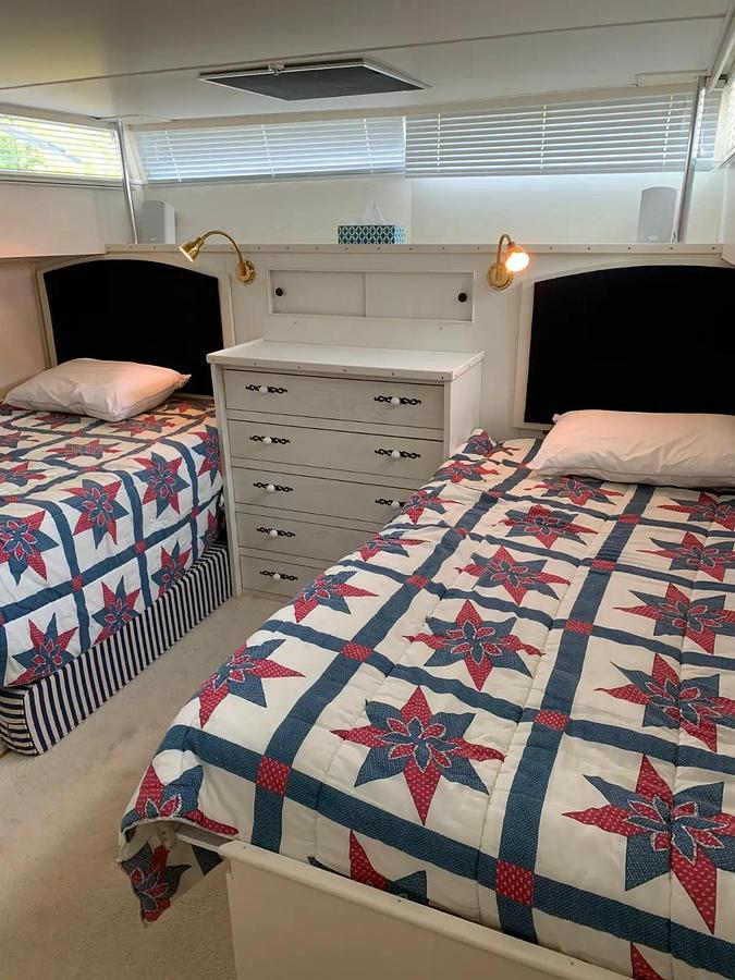 Used 1972 Chris Craft Commander 42ft