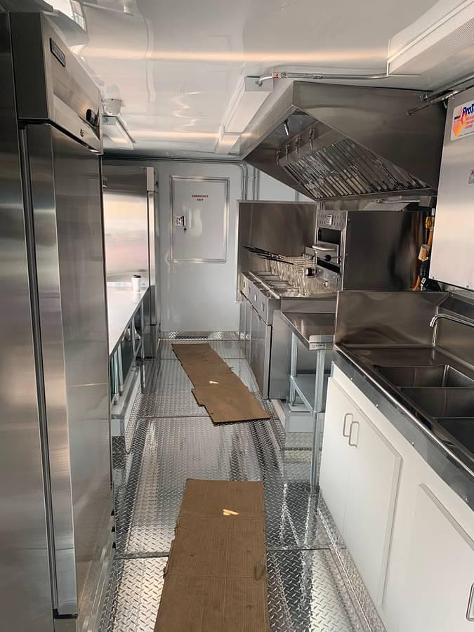Used 2009 Workhorse Food Truck