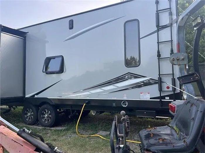 Used 2021 Forest River Cherokee Wolf Pack 365 Pack16