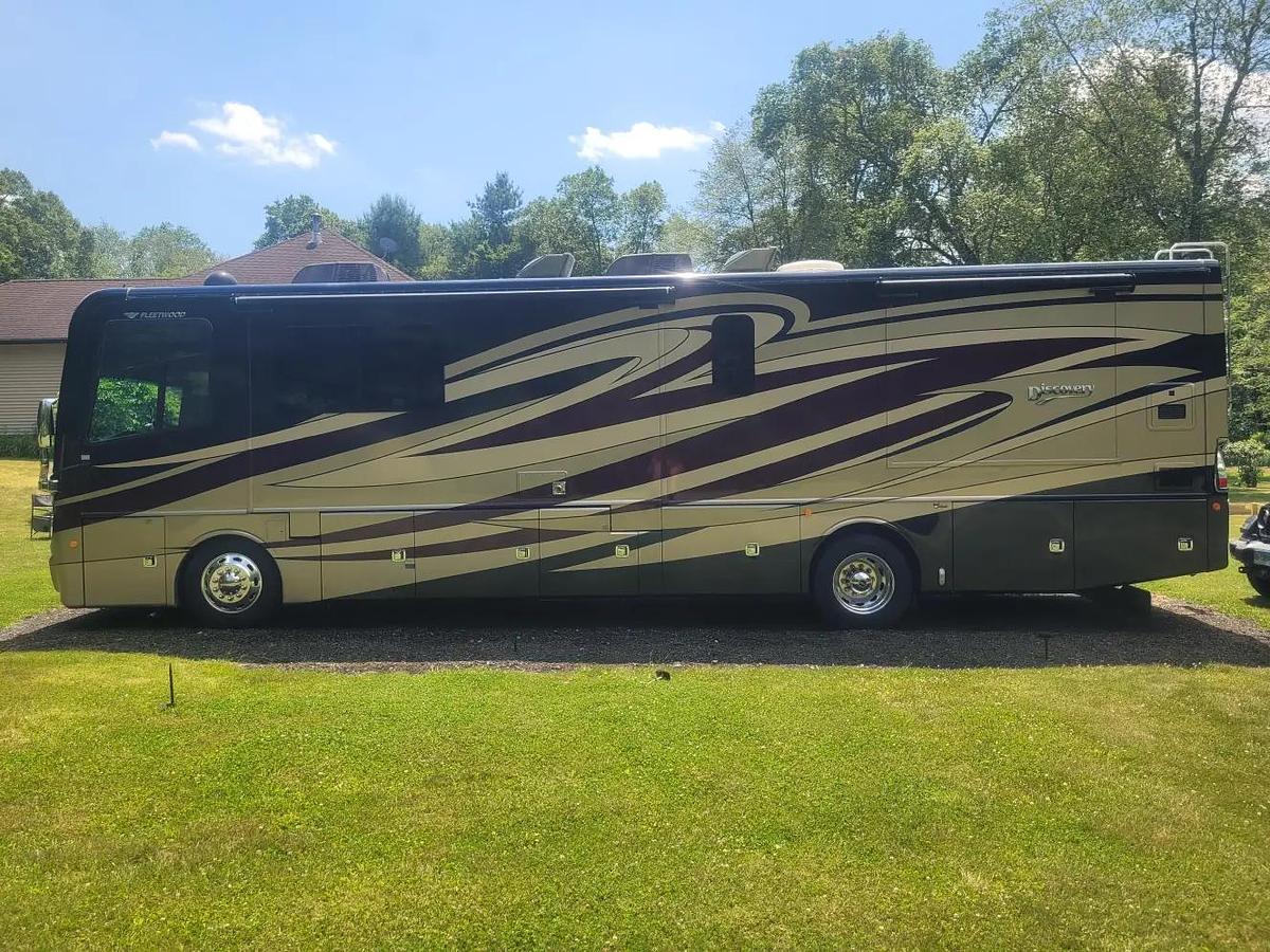 Used 2017 Fleetwood Discovery 37R Class A Motorhome