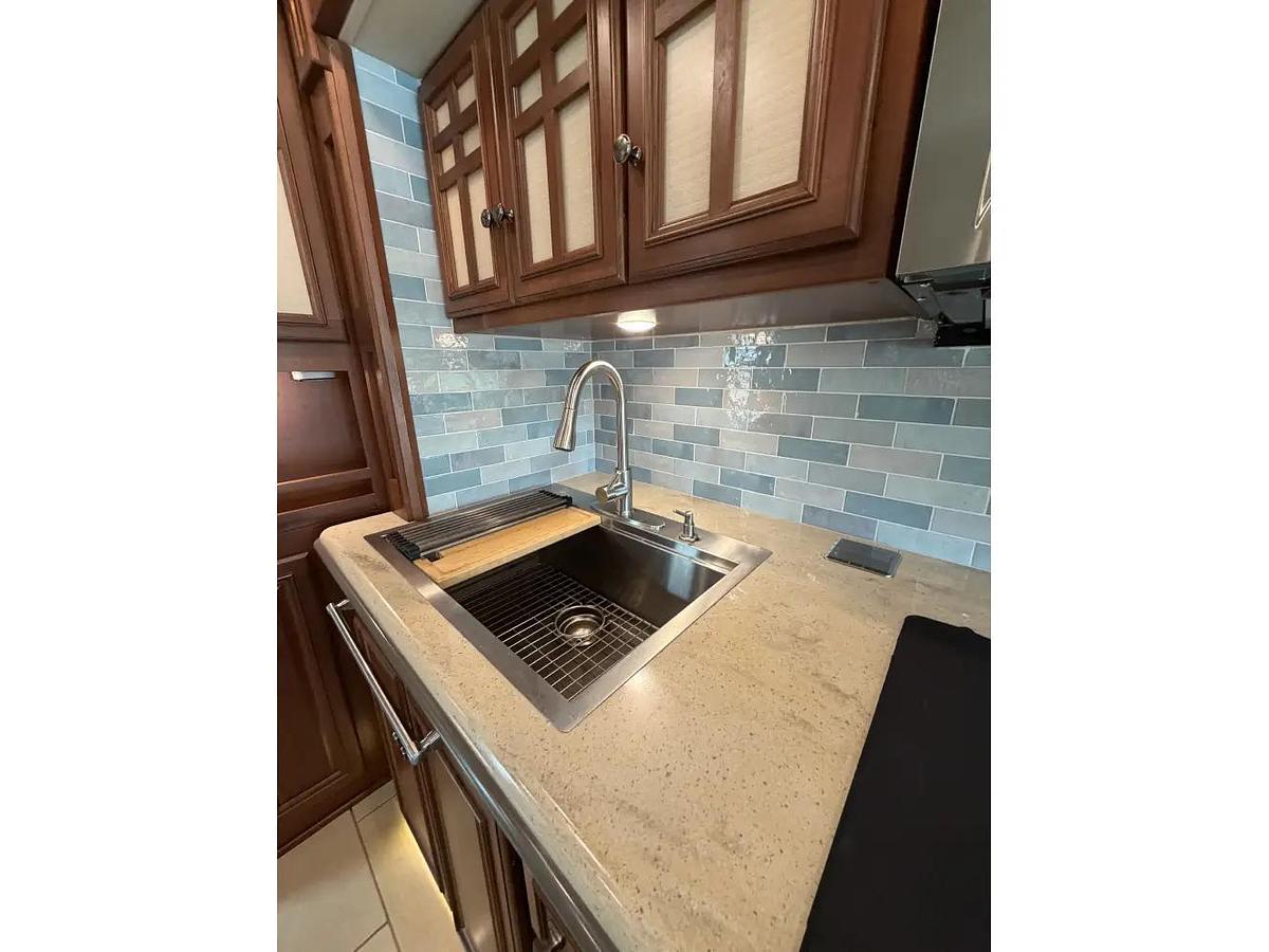 Used 2015 Winnebago Itasca Ellipse 42HD