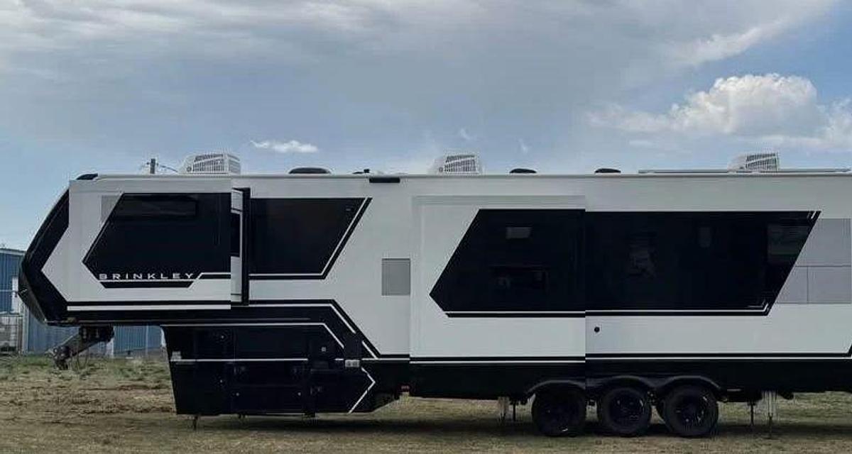 Used 2024 Brinkley G4100 Toy Hauler