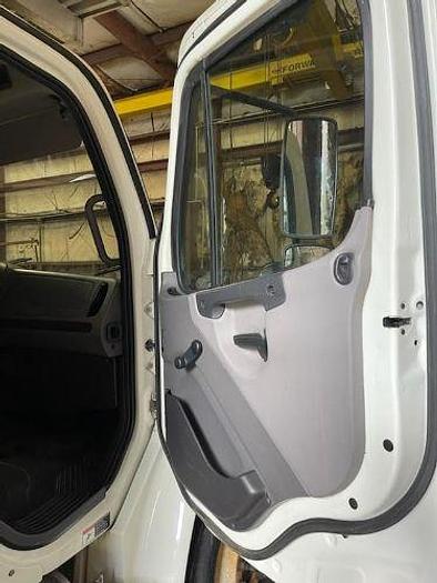 Used 2016 Freightliner M2 Refrigerated Box Truck