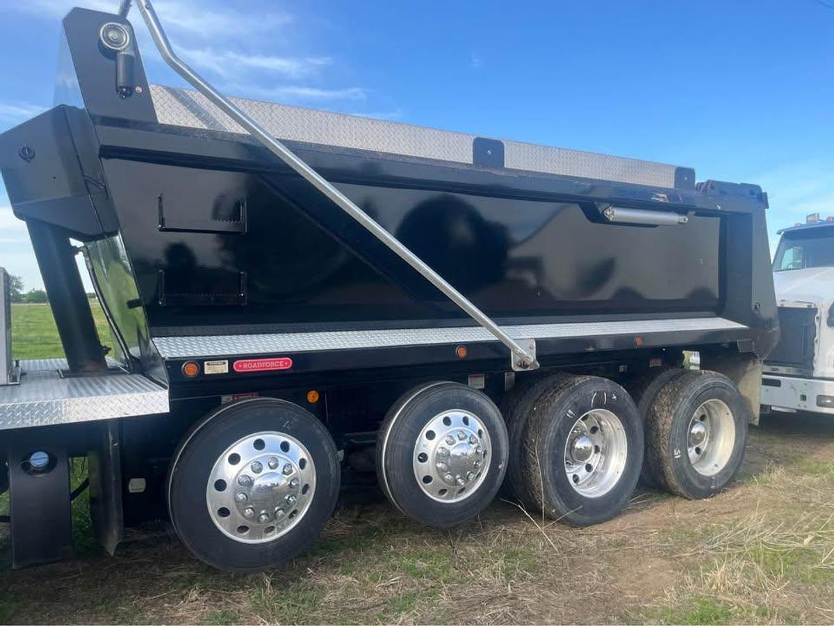 Used 2024 Kenworth T880 Dump Truck