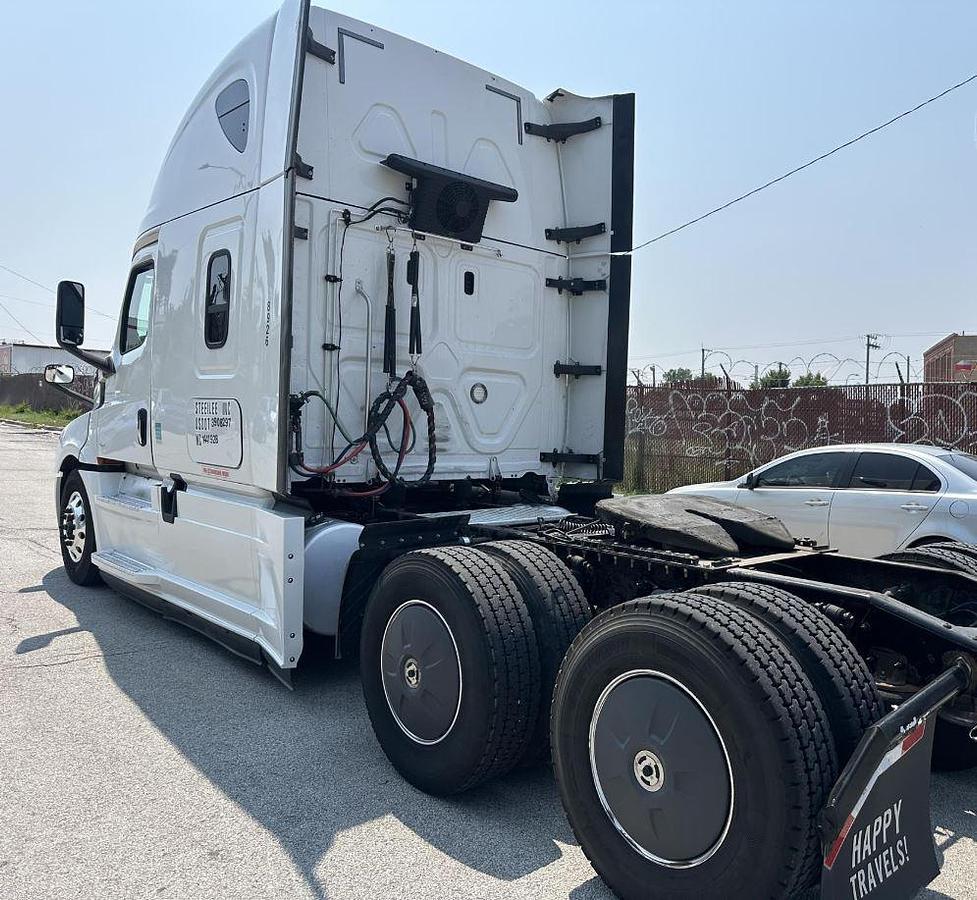 Used 2019 Freightliner Cascadia 126