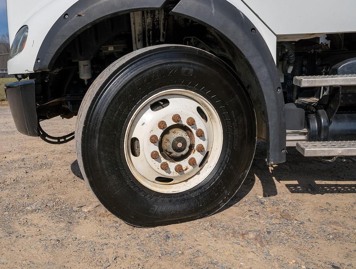 Used 2014 Freightliner Business Class M2 112