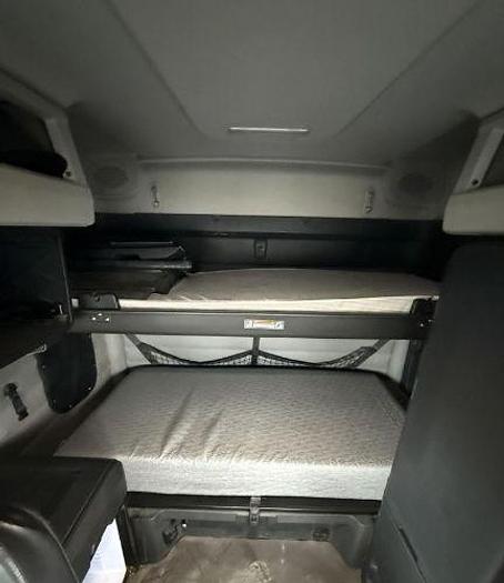 Used 2019 Freightliner CASCADIA 126