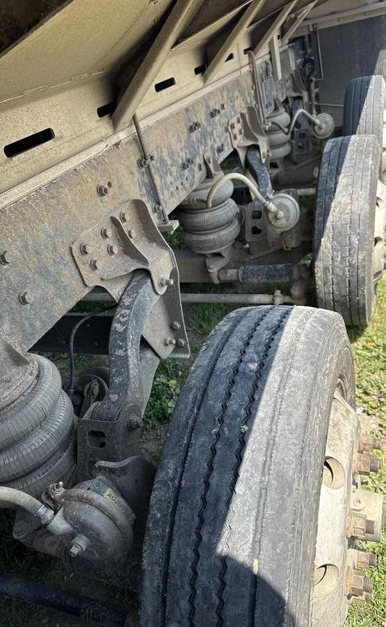 Used 2018 FREIGHTLINER 122SD Milk Tank Truck