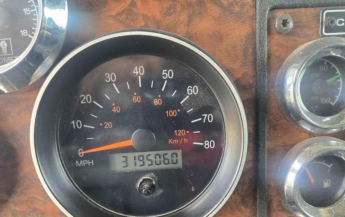 Used 1999 KENWORTH W900L Conventional Sleeper Semi