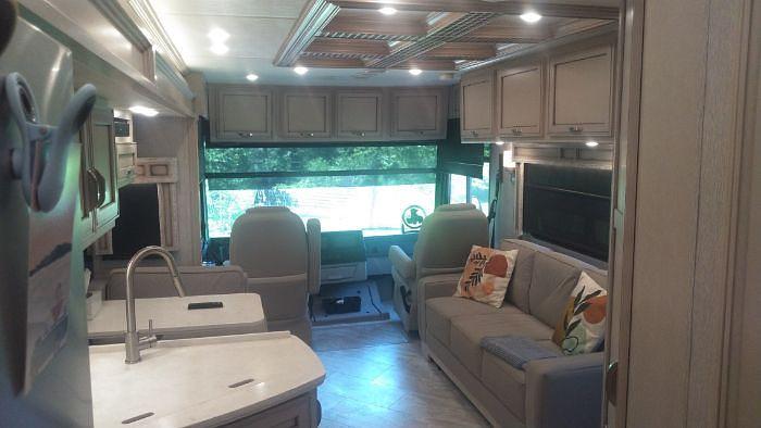 Used 2021 Newmar Canyon Star 3927