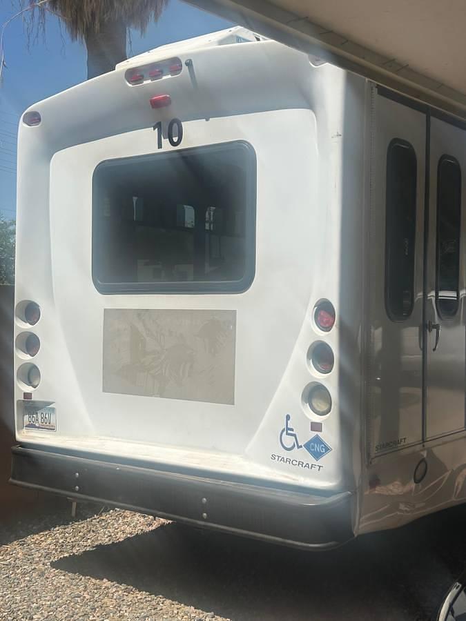 Used 2015 Ford 550 28 Passenger Bus with Wheelchair Lift