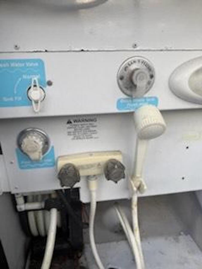 Used 2010 Winnebago Tour 40BD Class A Motorhome