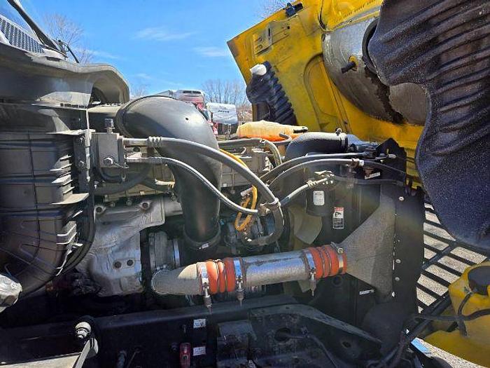 Used 2015 Freightliner Cascadia 125