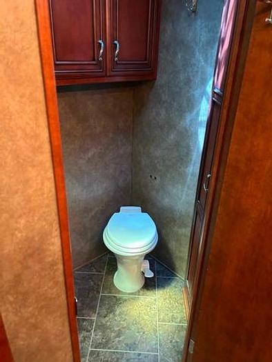 Used 2014 Newmar Ventana LE 3849