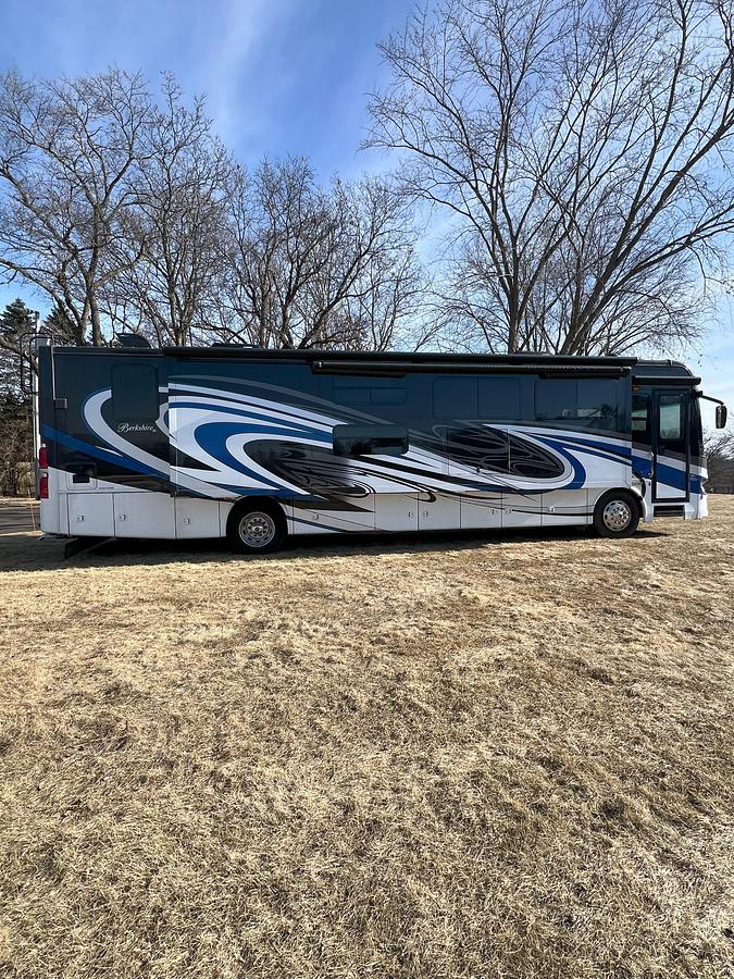 Used 2018 Forest River Berkshire XL 40C