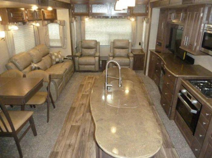 Used 2020 Northwood Arctic Fox Grande Ronde 35-5Z