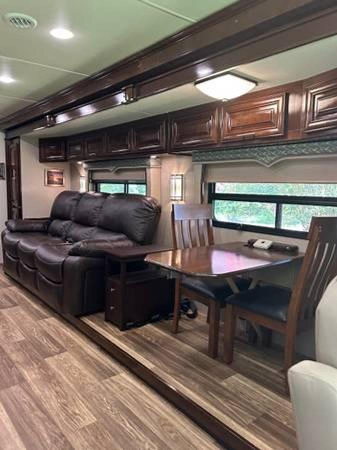Used 2019 Forest River Georgetown Ds 369xl