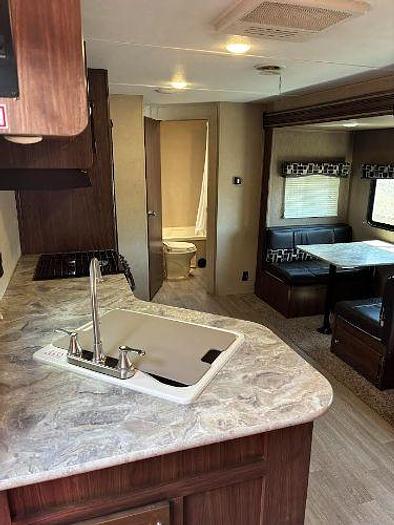 Used 2018 Dutchmen Coleman Lantern 262BH