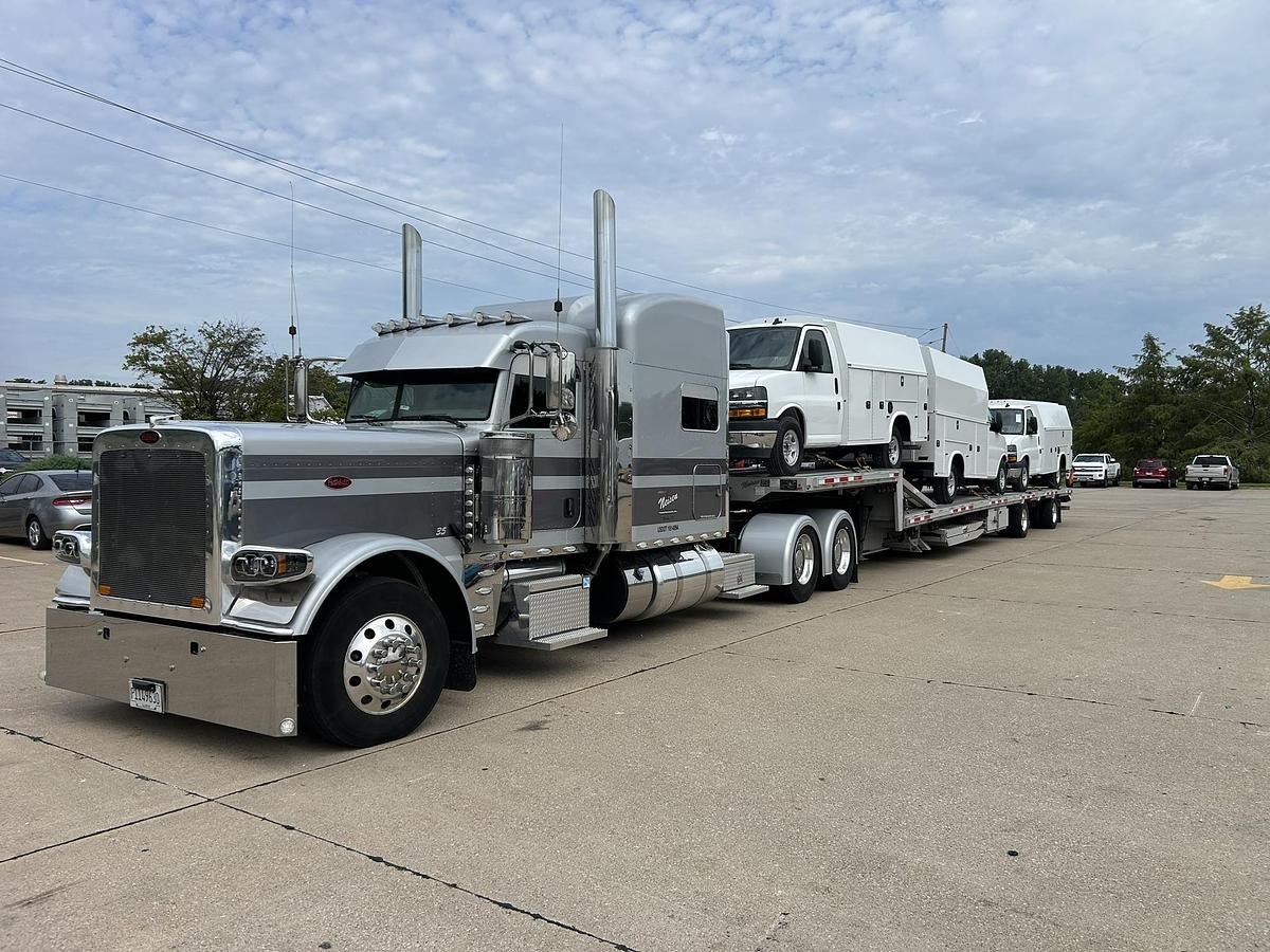 Used 2020 Peterbilt 389 Sleeper Semi Truck