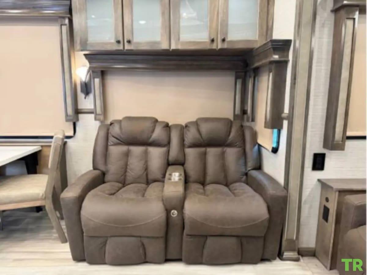 Used 2022 Vanleigh Beacon 34RLB