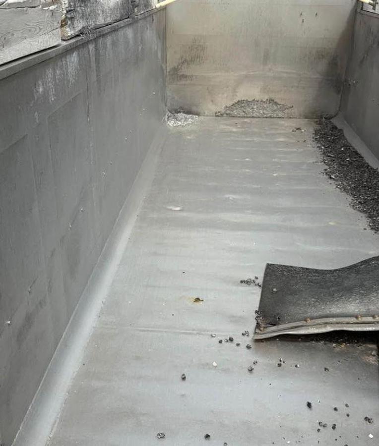 Used 2006 EAST 26 ft End Dump Trailer