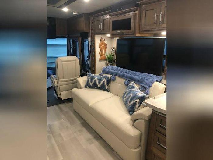 Used 2020 Newmar VENTANA 4037
