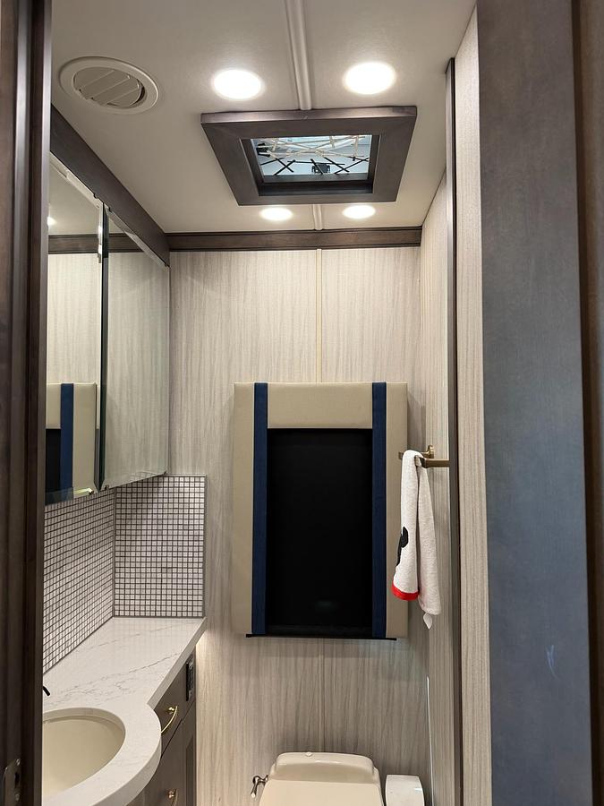 Used 2024 Tiffin Zephyr 45FZ