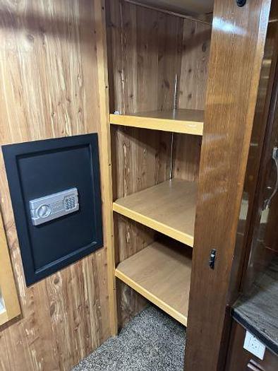 Used 2012 Newmar King Aire 4584