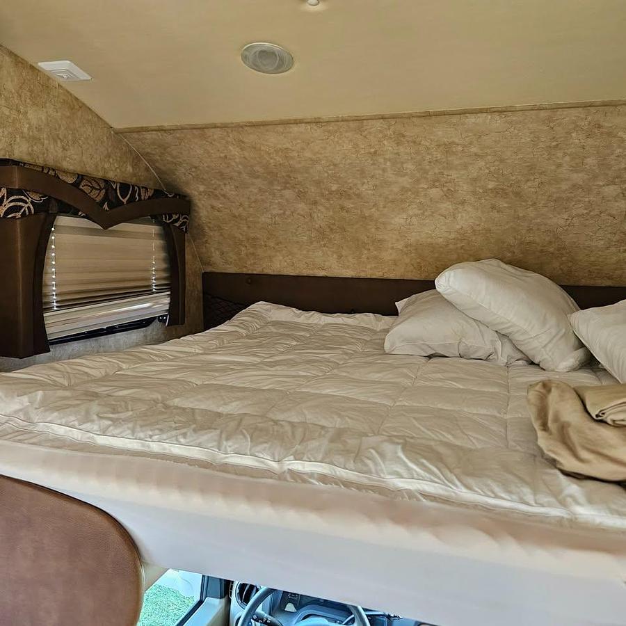 Used 2011 Jayco Greyhawk