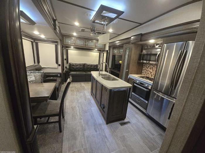 Used 2019 Keystone Montana 3855BR