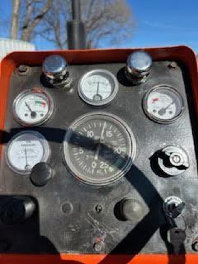 Used 1970 ALLIS-CHALMERS 170 Tractor