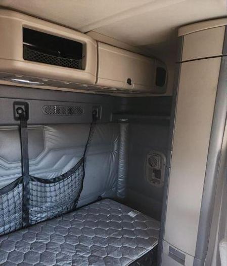 Used 2017 Freightliner CASCADIA 113