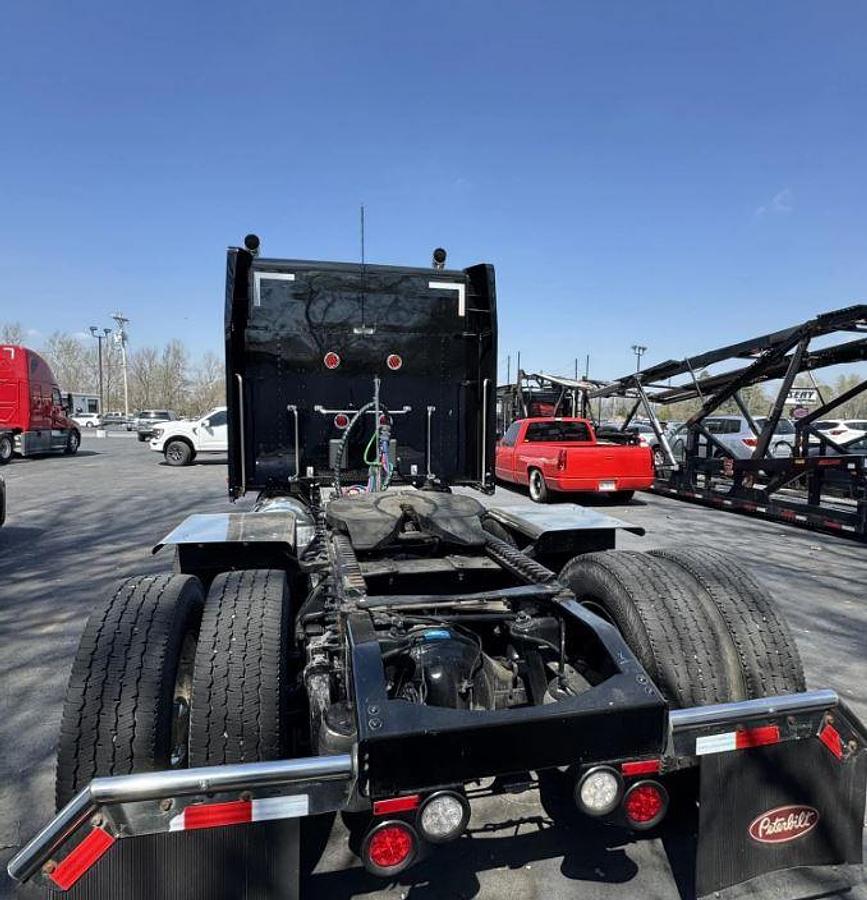 Used 2025 Peterbilt 589