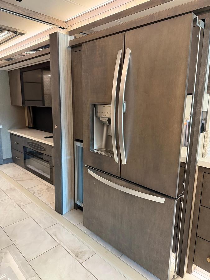 Used 2024 Tiffin Zephyr 45FZ