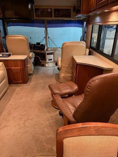 Used 2002 Country Coach Magna