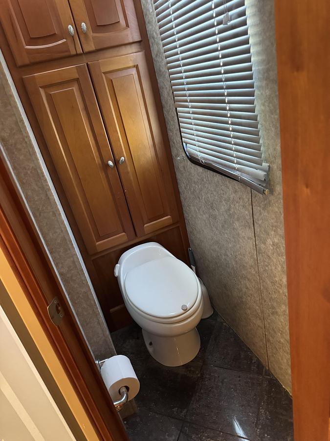 Used 2005 Newmar Essex 4505 Class A Motorhome