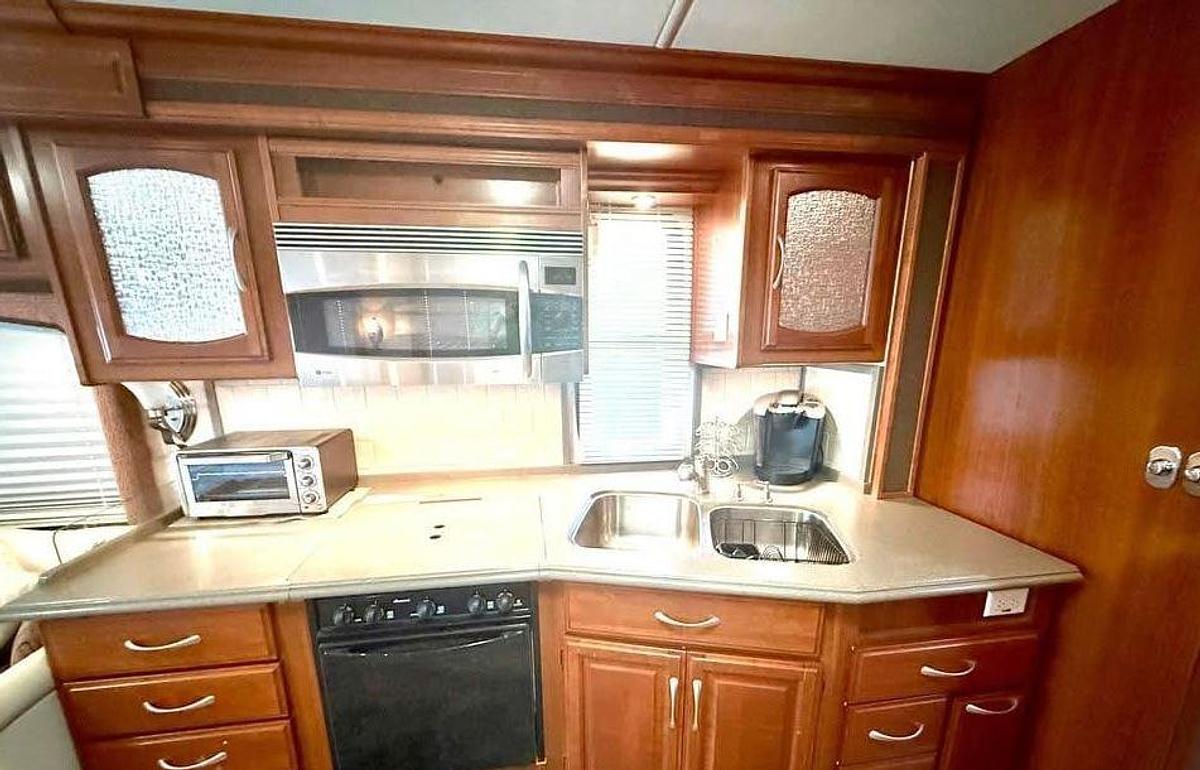 Used 2006 Fleetwood Excursion 39S Class A Motorhome