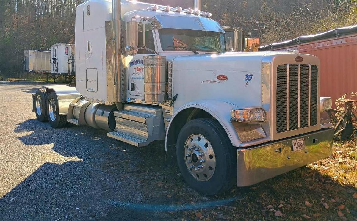 Used 2020 Peterbilt 389 Sleeper Semi Truck