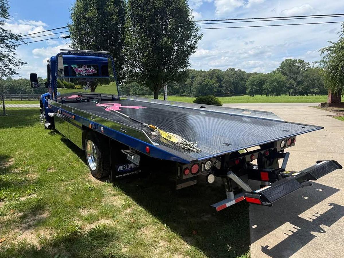 Used 2025 Kenworth T280