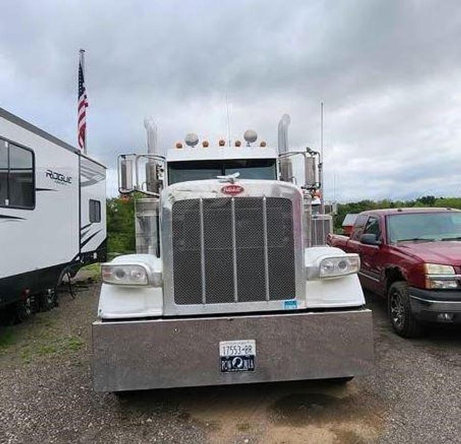 Used 2011 Peterbilt 389