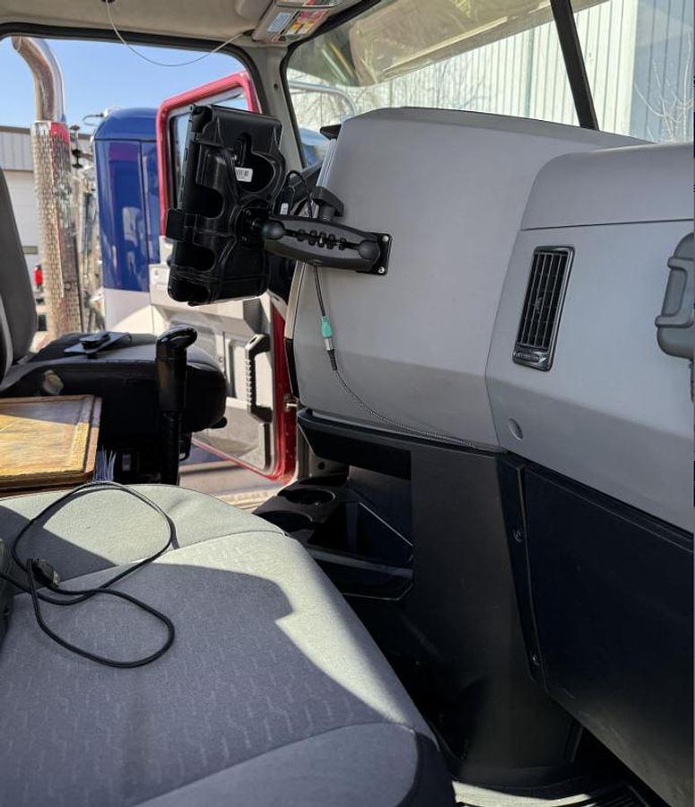 Used 2020 Mack PINNACLE 64R