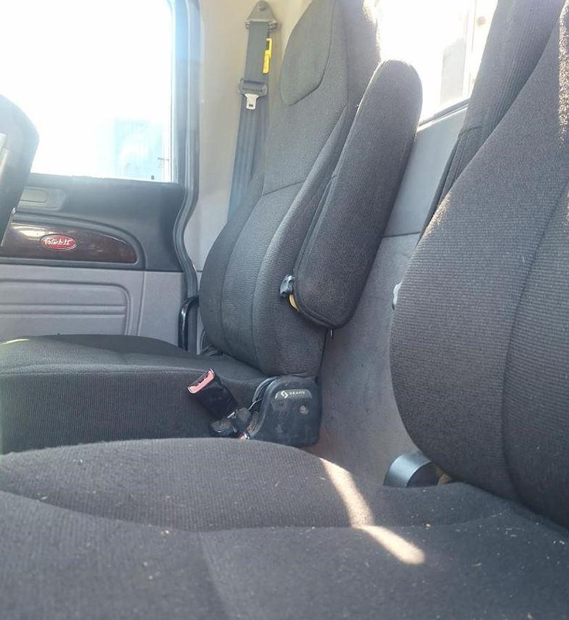 Used 2022 Peterbilt 389 Day Cab