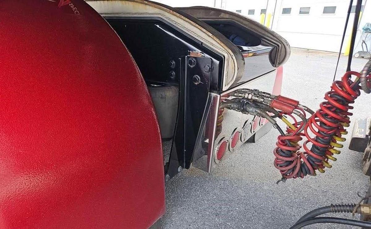 Used 2013 Peterbilt 389 Sleeper Semi Truck