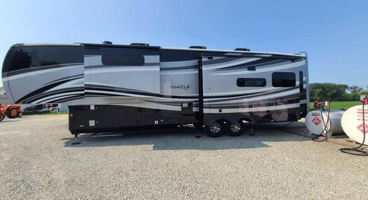 Used 2021 Jayco Pinnacle 36FBTS Fifth Wheel
