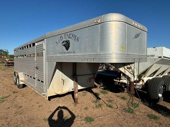 Used 1992 Featherlite Gooseneck Horse Stock Trailer