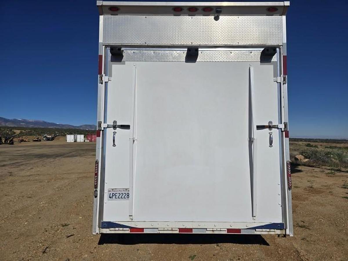 Used 2014 Freightliner Sport Chassis w/ 40' TPD Gooseneck Stacker