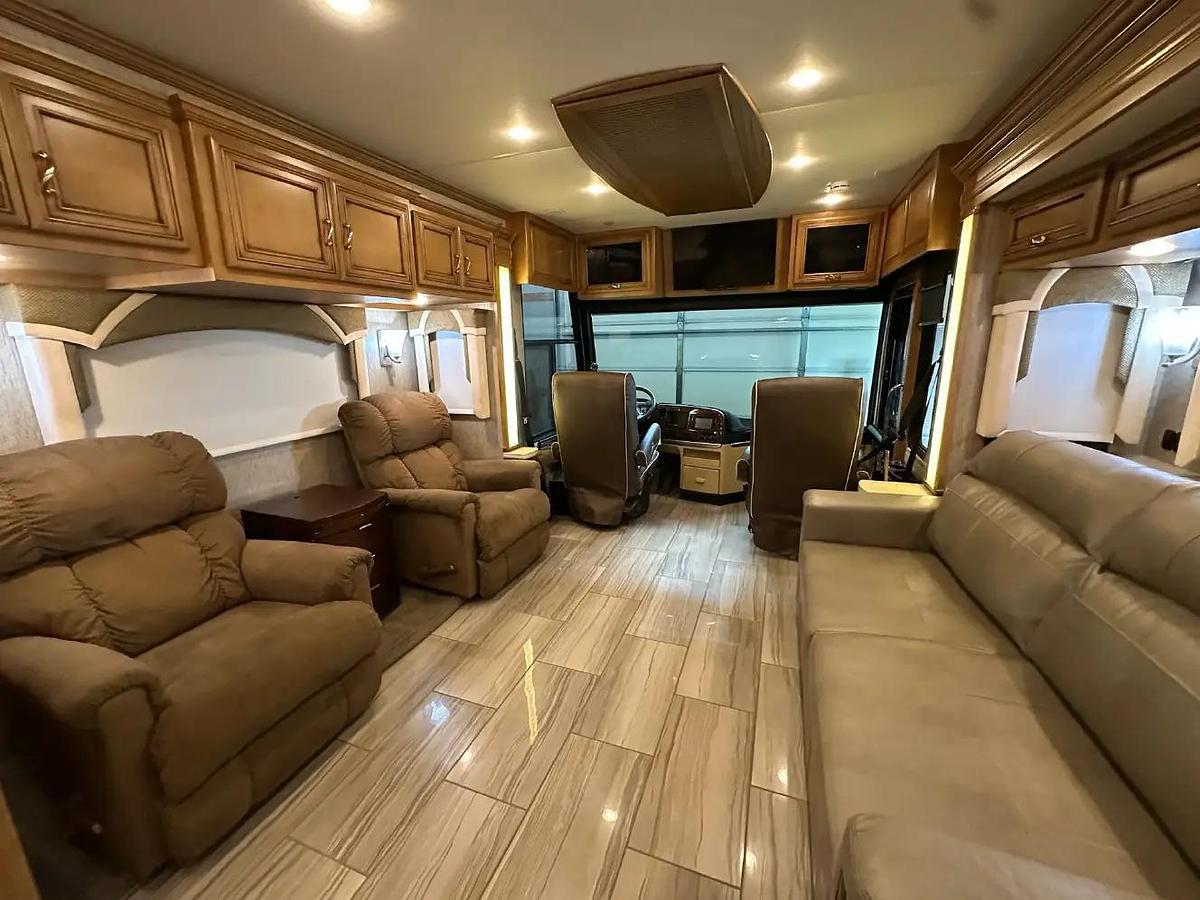 Used 2015 Newmar Ventana 4002