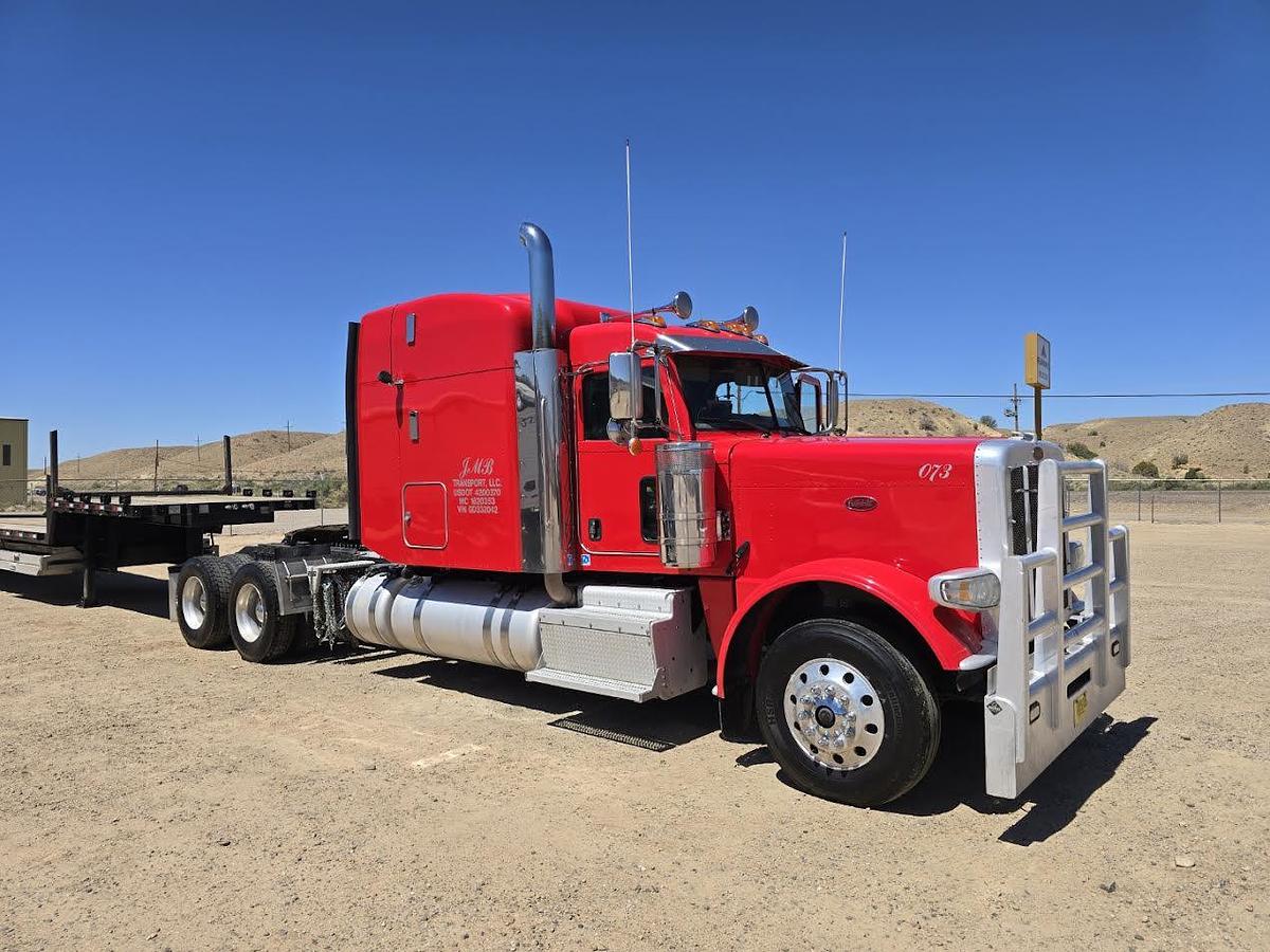Used 2016 Peterbilt 389 Conventional Sleeper Semi