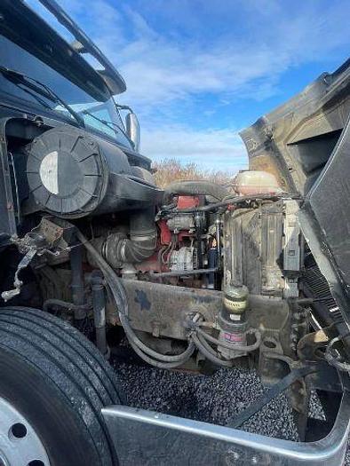 Used 2003 Volvo VNL64T